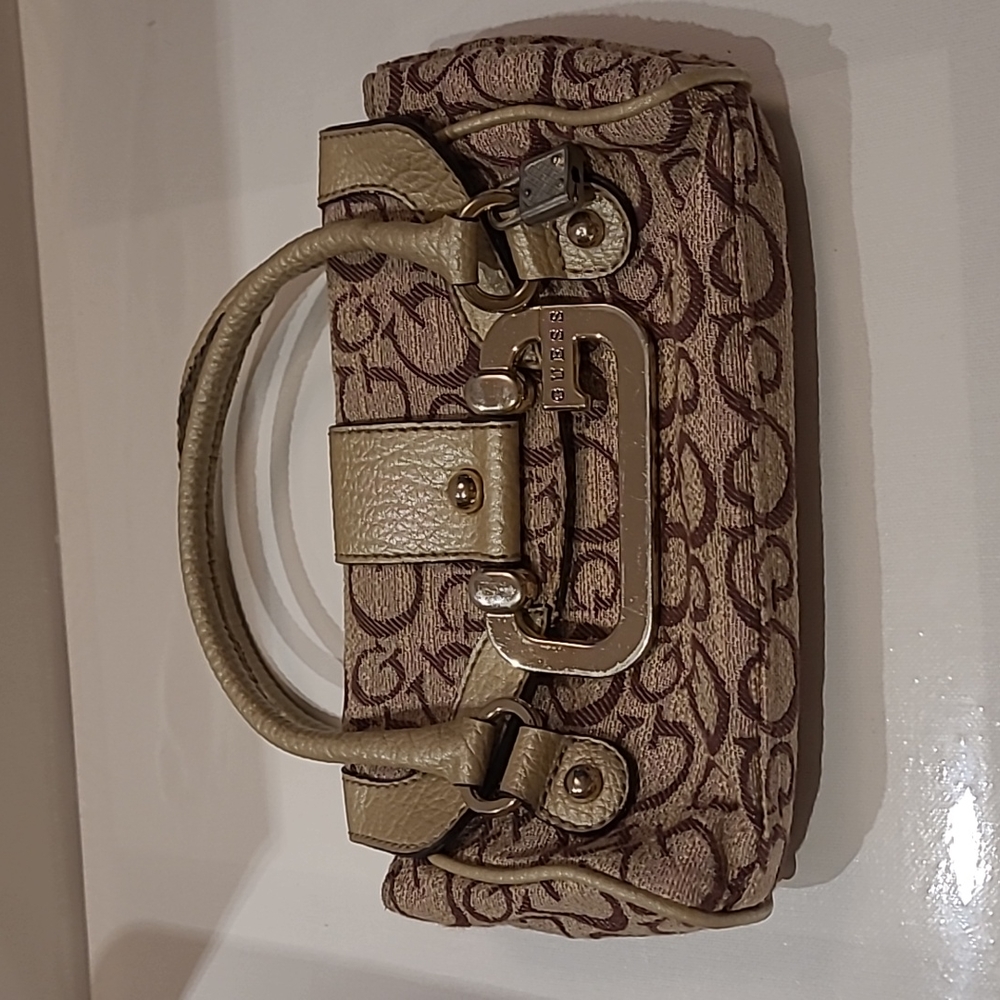 GUESS women's handbag